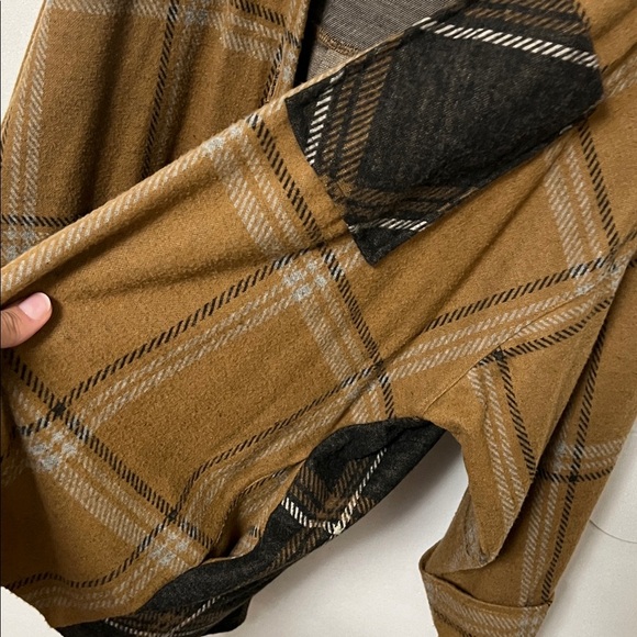 Brown Plaid Women's Shaket - Picture 4 of 8